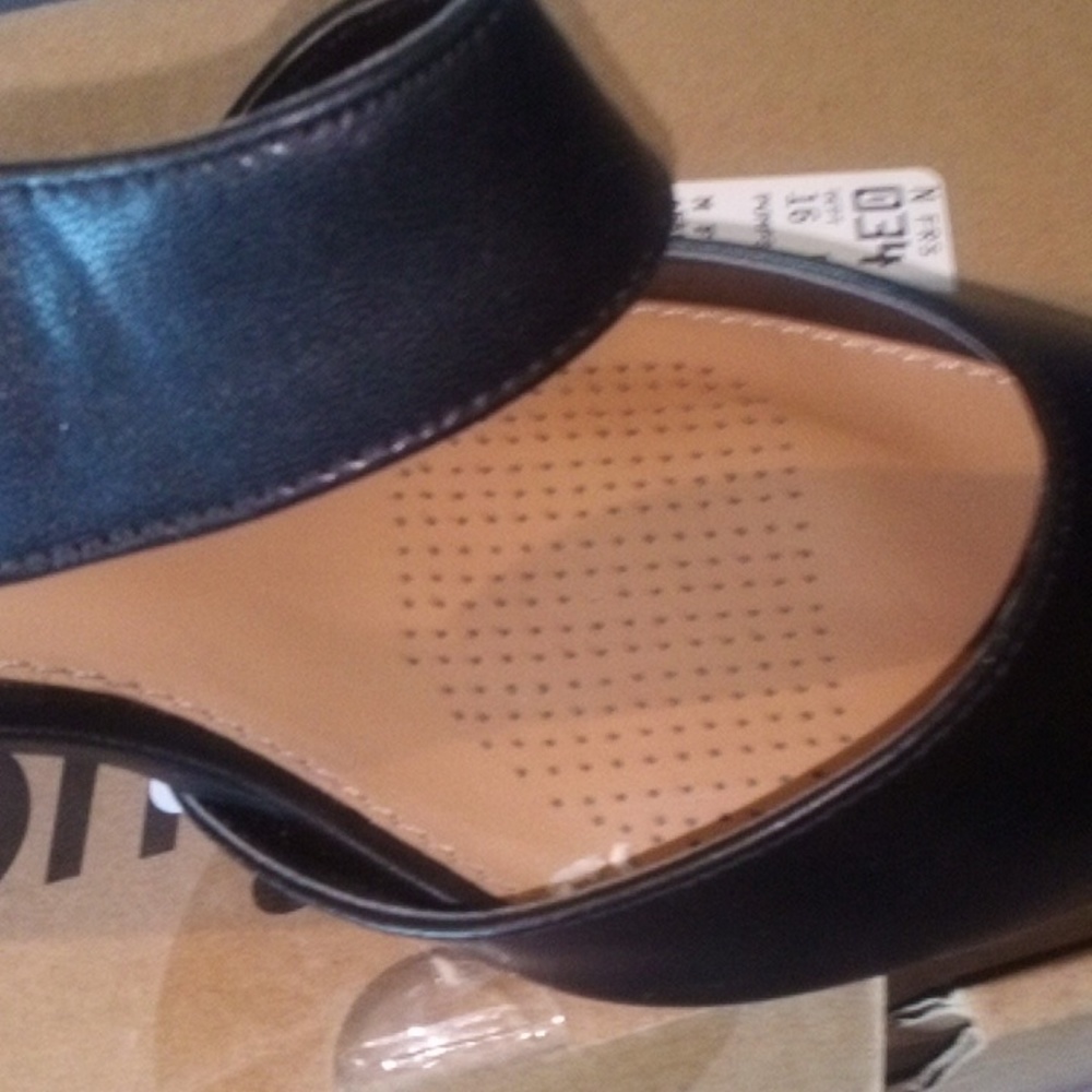 Comfort View Shoes - Picture 4 of 6